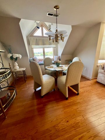 131 Popes Island Road 131, Milford, CT 06461