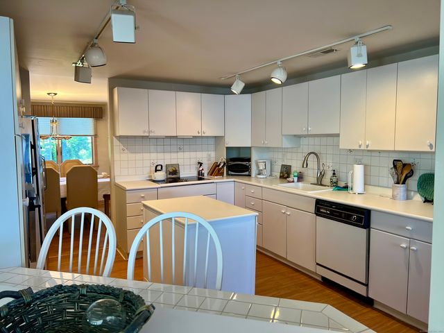 131 Popes Island Road 131, Milford, CT 06461