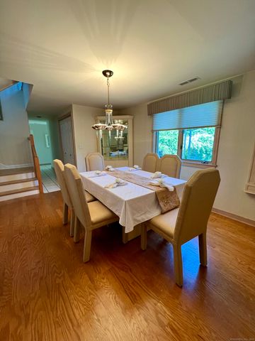131 Popes Island Road 131, Milford, CT 06461