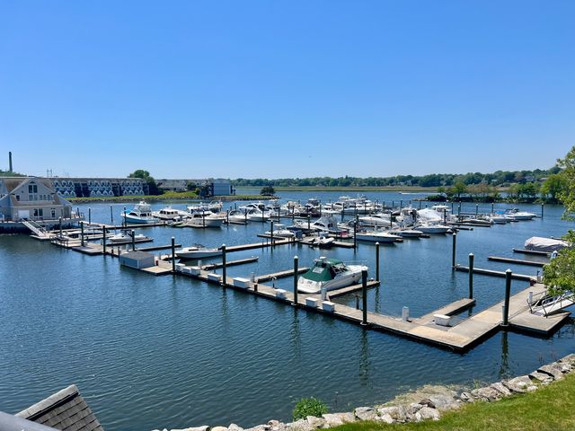131 Popes Island Road 131, Milford, CT 06461
