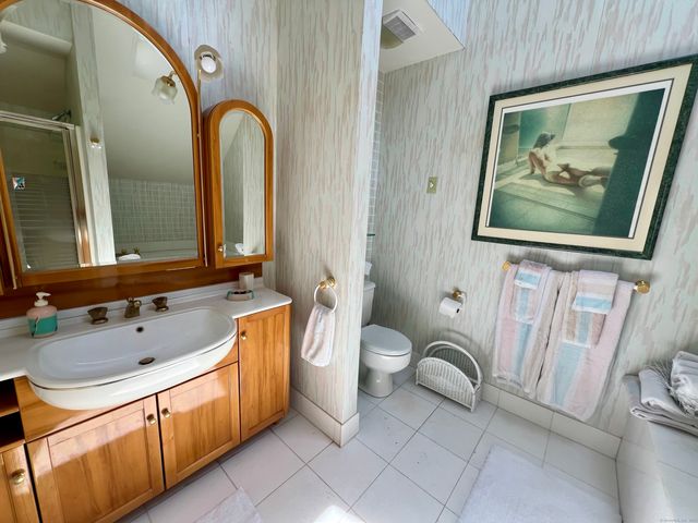 131 Popes Island Road 131, Milford, CT 06461