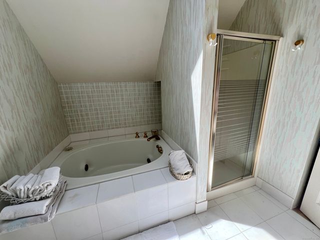 131 Popes Island Road 131, Milford, CT 06461