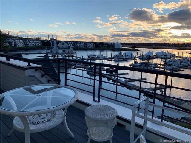 131 Popes Island Road 131, Milford, CT 06461