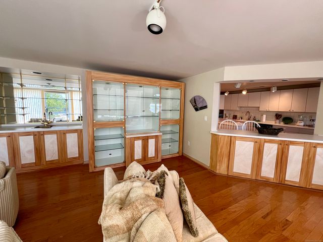 131 Popes Island Road 131, Milford, CT 06461