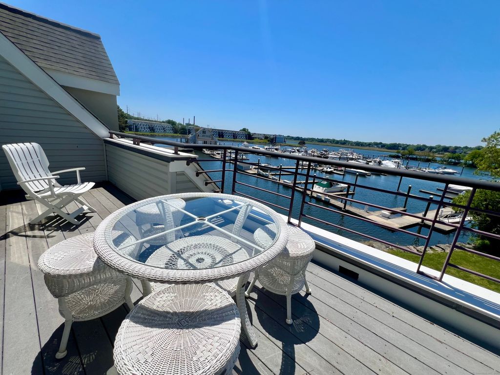 131 Popes Island Road 131, Milford, CT 06461