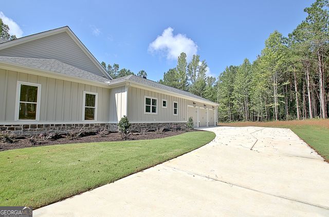 250 Bob Smith Road, Sharpsburg, GA 30277