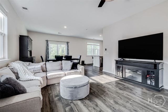 73 Knotty Court, Richmond Hill, GA 31324