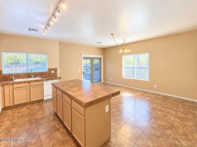 4196 E Stone River Drive, Tucson, AZ 85712