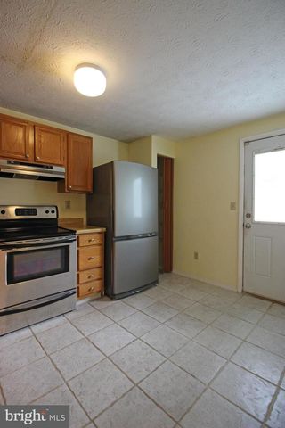 12111 PURPLE SAGE CT, Reston, VA 20194