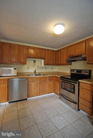 12111 PURPLE SAGE CT, Reston, VA 20194