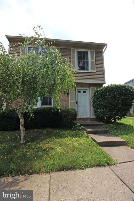12111 PURPLE SAGE CT, Reston, VA 20194