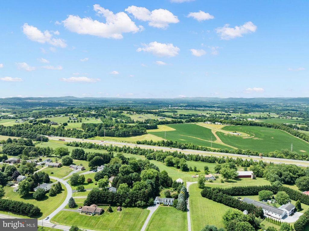 8602 HOLLOW RD, Middletown, MD 21769