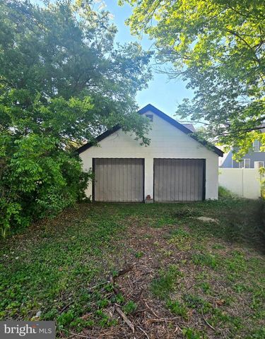 220 MEADOW RD, Pasadena, MD 21122