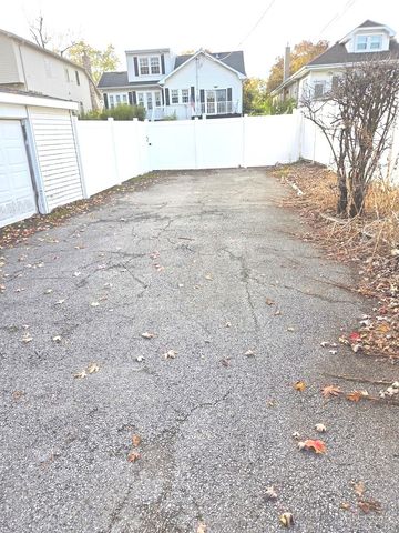 5651 N Neva Avenue, Chicago, IL 60631