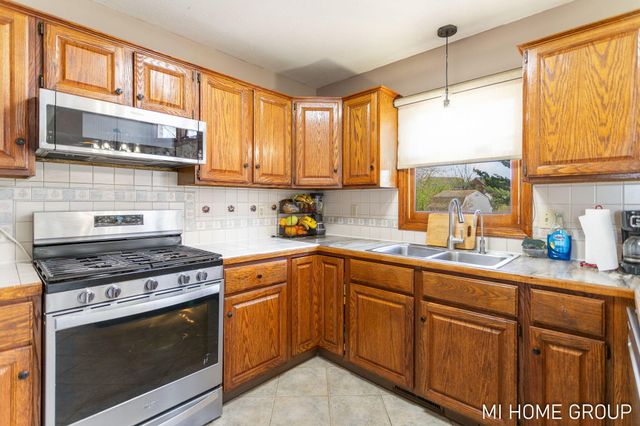 1081 Graafschap Road, Holland City, MI 49423