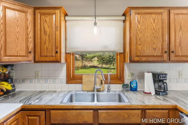 1081 Graafschap Road, Holland City, MI 49423
