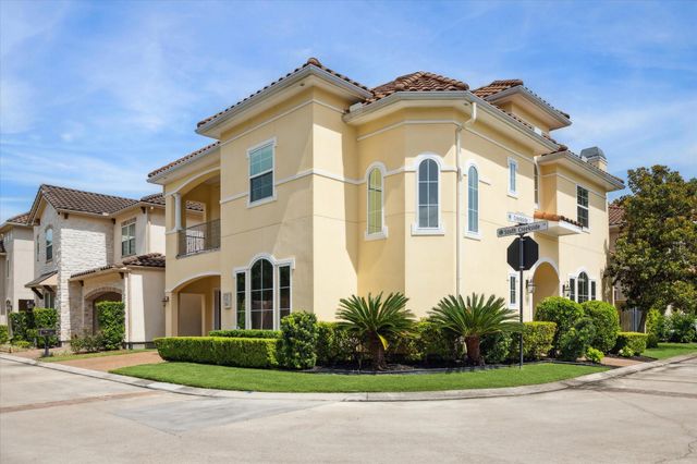86 S Creekside Court, Houston, TX 77055