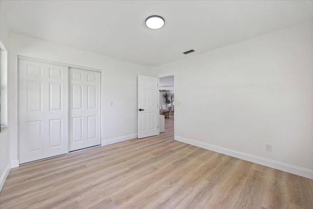 621 NE Town Terrace, Jensen Beach, FL 34957