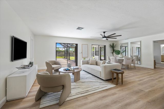 621 NE Town Terrace, Jensen Beach, FL 34957