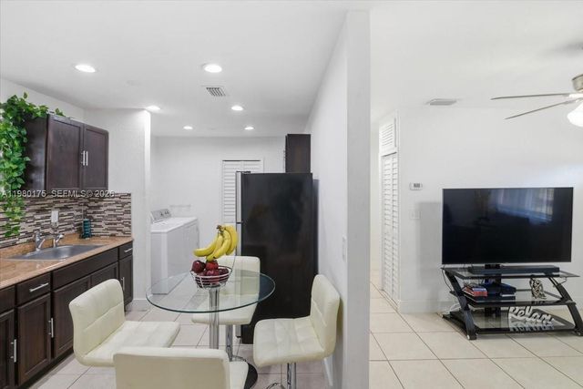 14375 SW 285th St, Homestead, FL 33033