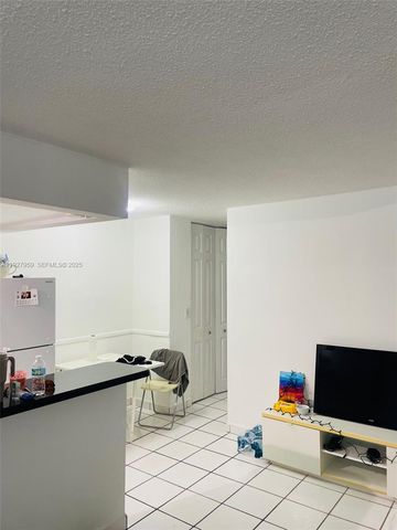 335 Collins Ave 302, Miami Beach, FL 33139
