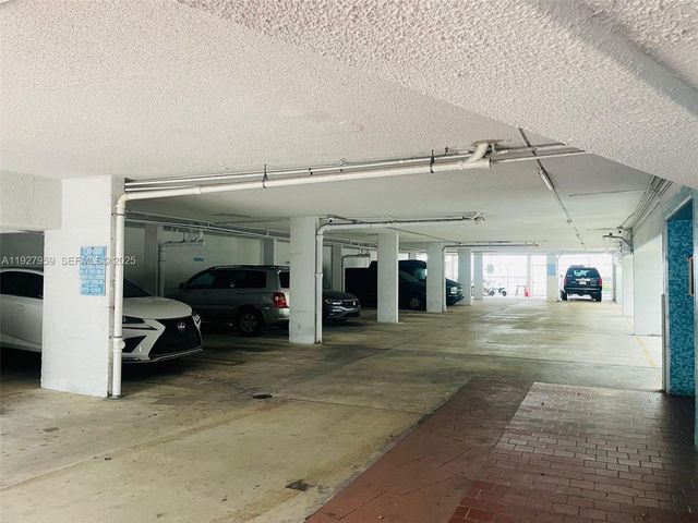 335 Collins Ave 302, Miami Beach, FL 33139
