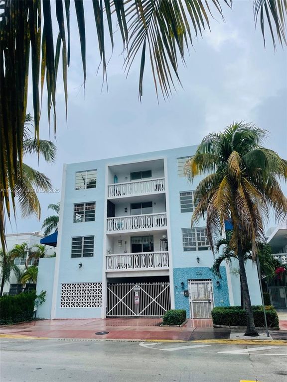 335 Collins Ave 302, Miami Beach, FL 33139