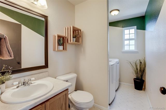 5450 S Valdai Street, Aurora, CO 80015