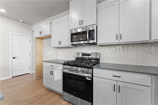 6001 SW Desert Avenue, Bentonville, AR 72713