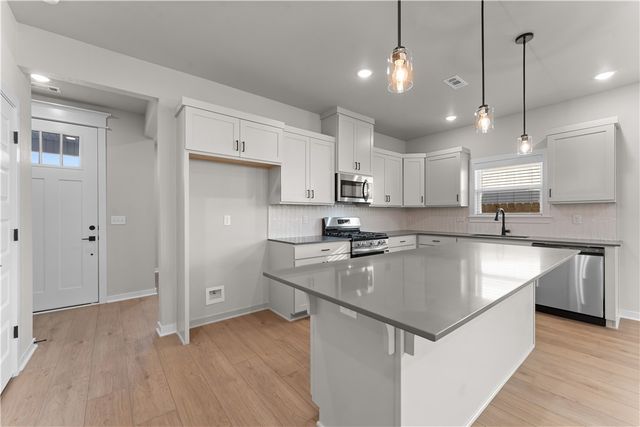 6001 SW Desert Avenue, Bentonville, AR 72713