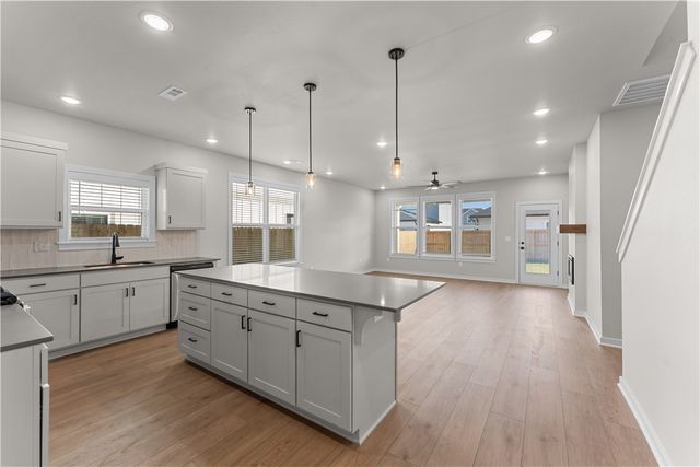 6001 SW Desert Avenue, Bentonville, AR 72713