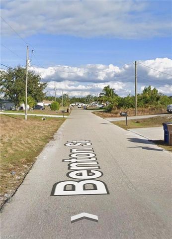 5042 Benton ST, Lehigh Acres, FL 33971