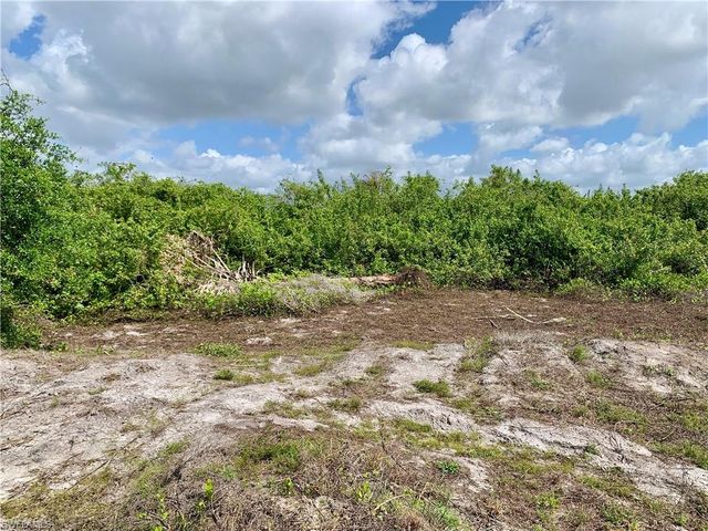 5042 Benton ST, Lehigh Acres, FL 33971