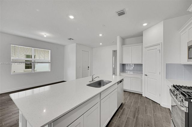 19465 Whispering Creek Rd, Loxahatchee, FL 33470