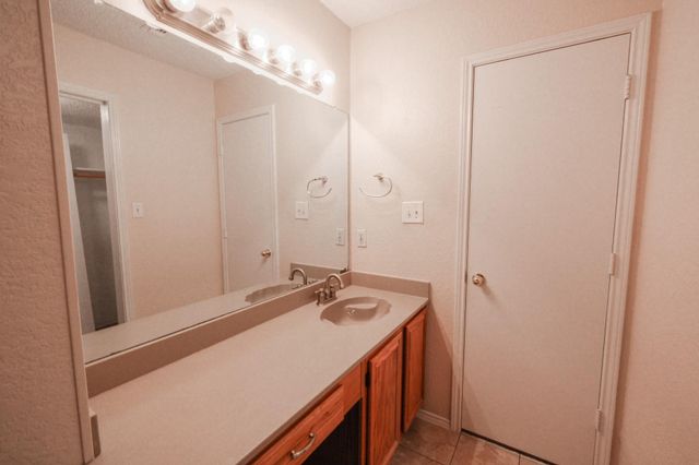 10216 Lone Eagle Court, Fort Worth, TX 76108