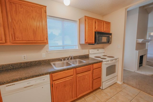 10216 Lone Eagle Court, Fort Worth, TX 76108