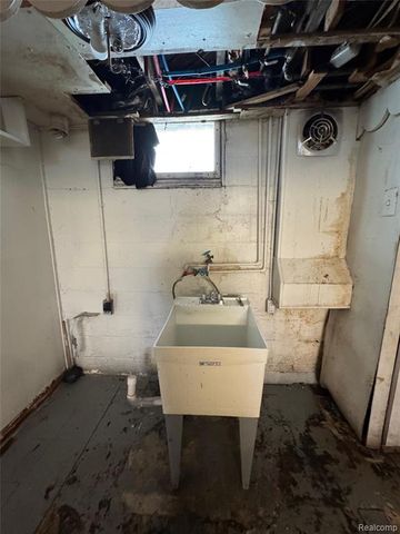 12484 Laing Street, Detroit, MI 48224