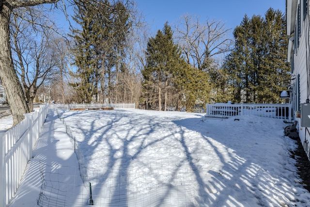 26 S Main St, Deerfield, MA 01373