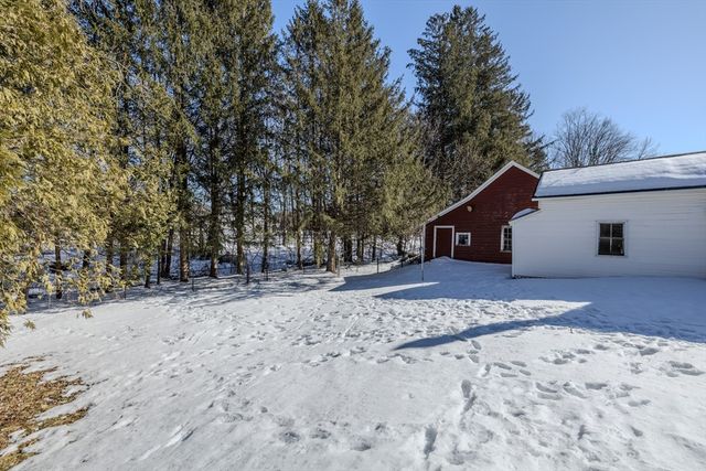 26 S Main St, Deerfield, MA 01373