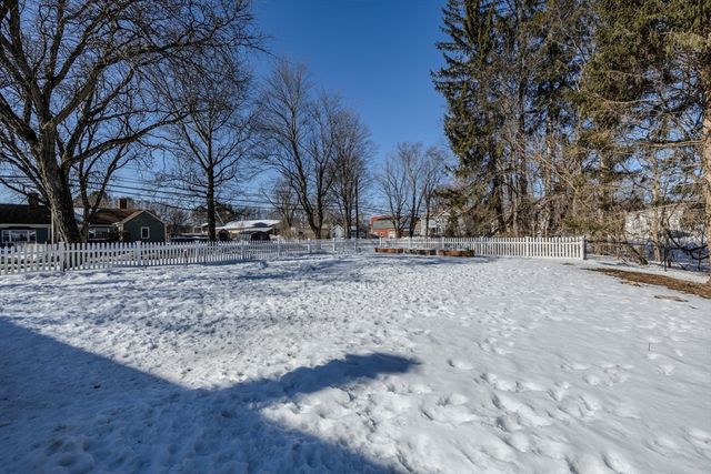 26 S Main St, Deerfield, MA 01373