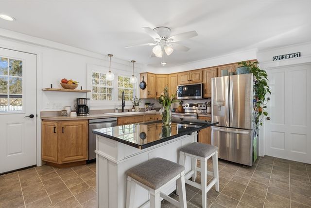 26 S Main St, Deerfield, MA 01373