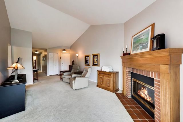 1012 Butternut Lane D, Mount Prospect, IL 60056