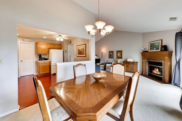 1012 Butternut Lane D, Mount Prospect, IL 60056