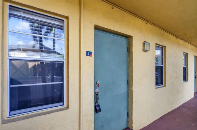 4071 N Dixie Highway 5, Oakland Park, FL 33334