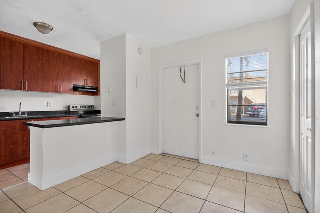 4071 N Dixie Highway 5, Oakland Park, FL 33334