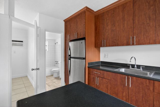 4071 N Dixie Highway 5, Oakland Park, FL 33334