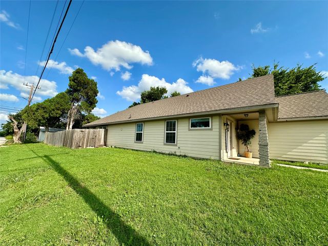 2801 Stuart Drive, Fort Worth, TX 76104