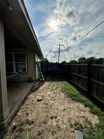 2801 Stuart Drive, Fort Worth, TX 76104