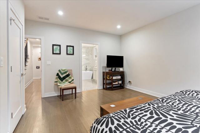 3033 N Clybourn Avenue 1, Chicago, IL 60618