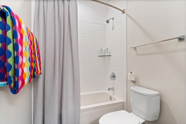 3033 N Clybourn Avenue 1, Chicago, IL 60618